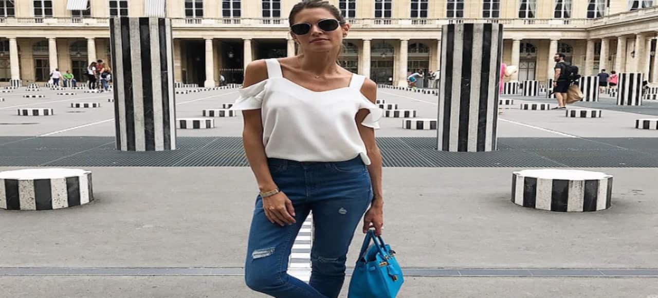 Helena Bordon mostra como atualizar o look jeans em dia off-duty